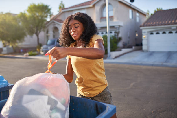 Best Professional Junk Removal  in Tokeneke, CT